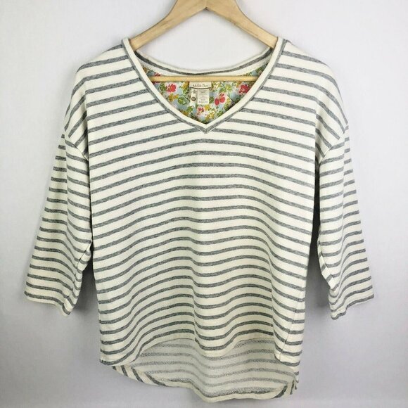 Matilda Jane Top Womens Medium Hello Lovely V-Neck Gray Stripe Pullover - Picture 1 of 3
